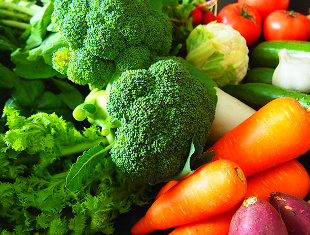 ビタミン、ミネラル豊富なブロッコリーなどの多くの野菜
