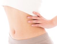 DHA、EPAで中性脂肪が下げられ、すっきりとした体型の女性